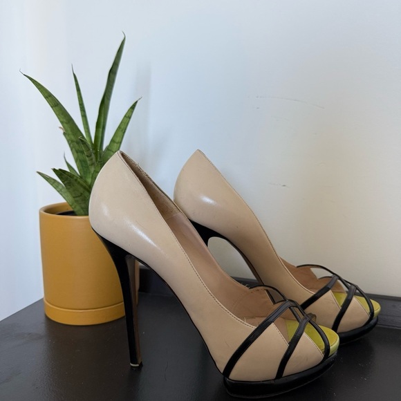 Nicholas Kirkwood nude colourblock peep toe platform heels – IT 39.5 (US 8.5) - Picture 3 of 8